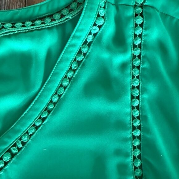 41 Hawthorn Women’s Emerald Green Sleeveless V-Neck Blouse Size M - Picture 6 of 8